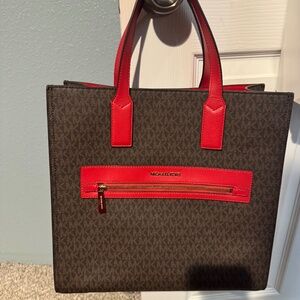 Michael Khors purse